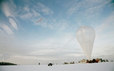  Préparation d'un ballon stratosphérique ouvert (BSO) de la campagne Archéops à Kiruna (Suède)