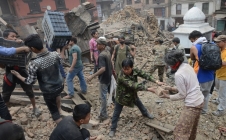 De quelle façon les satellites ont-ils aidé les secours au Népal ?